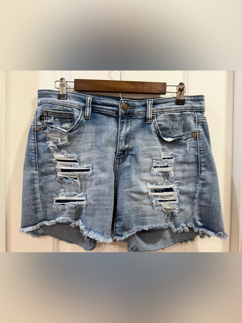Judy Blue Distressed Stretch Denim Shorts Size Large